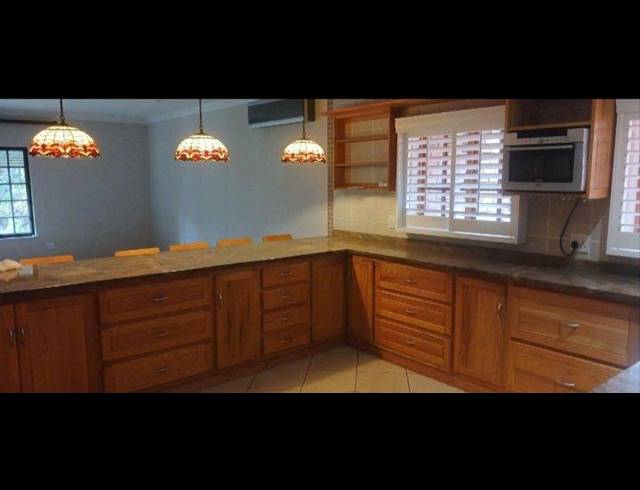 5 BEDROOM HOUSE FOR SALE IN AQUAPARK